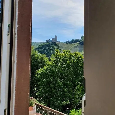 Schone Am Mosel-ufer Mit Burgblick Apartmán