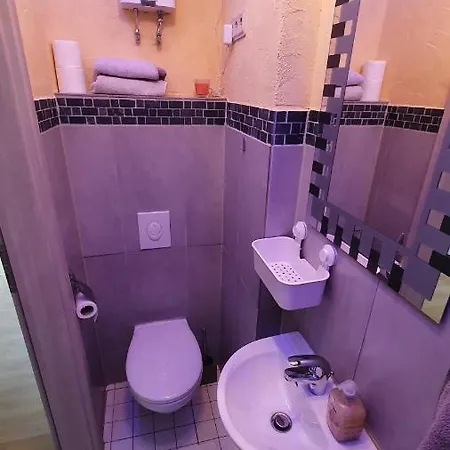 Schone Am Mosel-ufer Mit Burgblick Apartmán